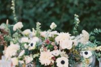 22 lush neutral florals are always great for garden table decor