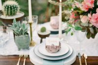 27 desert boho wedding tablescape with green details and cacti