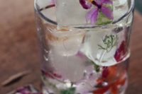 30 floral ice cubes to make every drink special