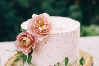 33 rustic woodland summer wedding cake with summer berry frosting and blooms