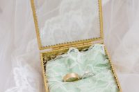 35 refined gilded wedding ring box with mint lace