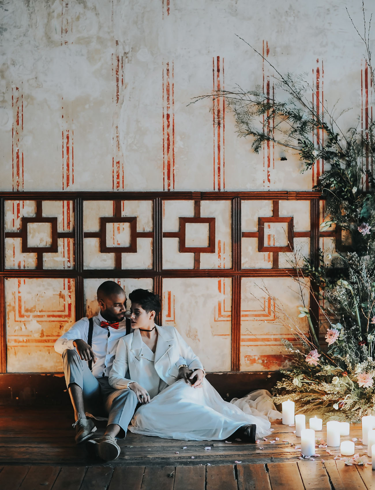 This edgy wedding shoot took place in Portugal, and it's full of gorgeous a bit rough but chic details, which ideal for a couple who wants something different