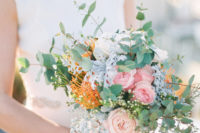 07 The florals were simple, airy and modern with glam pink blooms