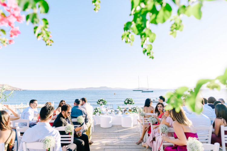 What can be better for a wedding than a real sea as a backdrop