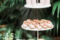 11 Pink desserts helped to stick to the wedding colors