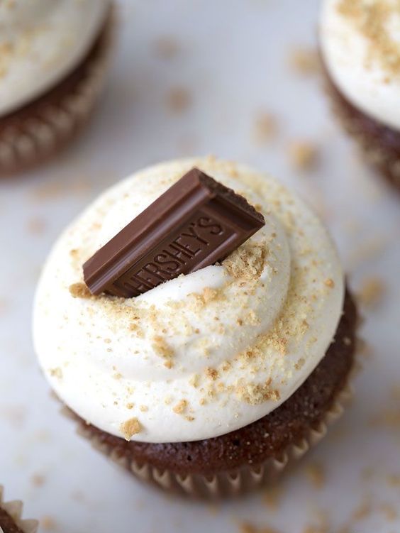 s'mores cupcakes are great for camp weddings