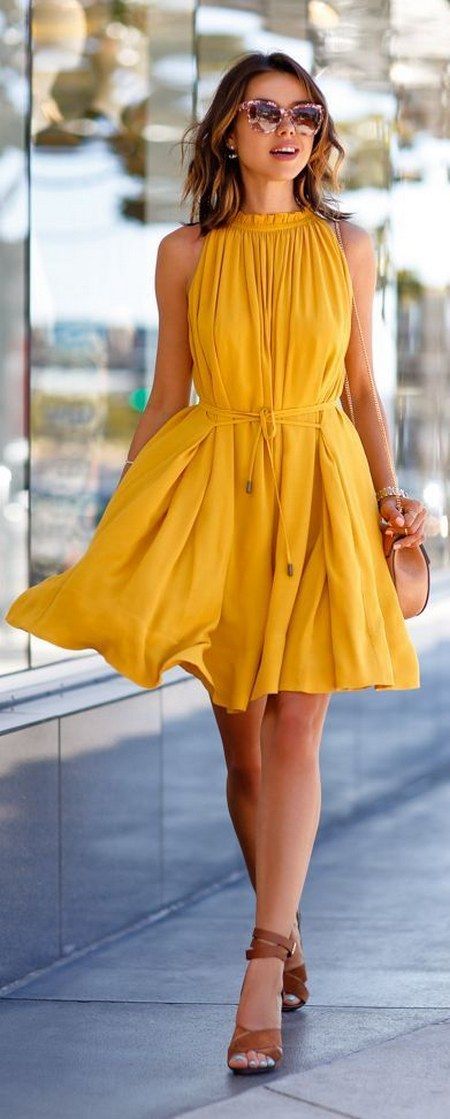 sleeveless over knee yellow dress and leather shoes