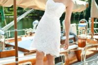 04 a short strapless lace wedding dress is ideal for a beach eolpement