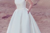 09 plain off-the-shoulder A-line wedding dress with pockets