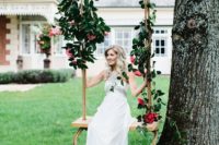 15 eye-catchy swing with bold red roses and leaves