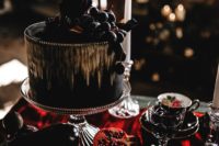 27 gorgeous black metallic gold wedding cake with blackberries, grapes and dark roses