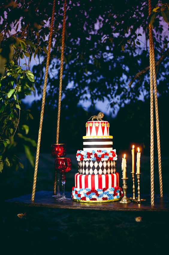 a usual swing used as a cake display looks cool