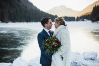 01 This beautiful rustic wintertime wedding took place in the French Alps