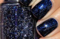 06 navy and blue glitter nails for the bride and bridesmaids