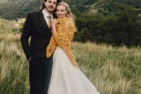 10 mustard crochet shawl for a fall bride