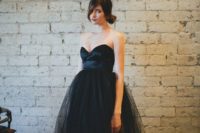 19 strapless sweetheart wedding dress with a full tulle skirt