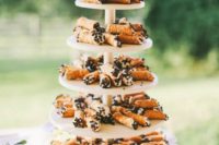 27 a cannoli tower will easily substitute any wedding cake and will be very eye-catchy