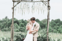 01 This earthy summer meadow wedding was done in soft neutral tones