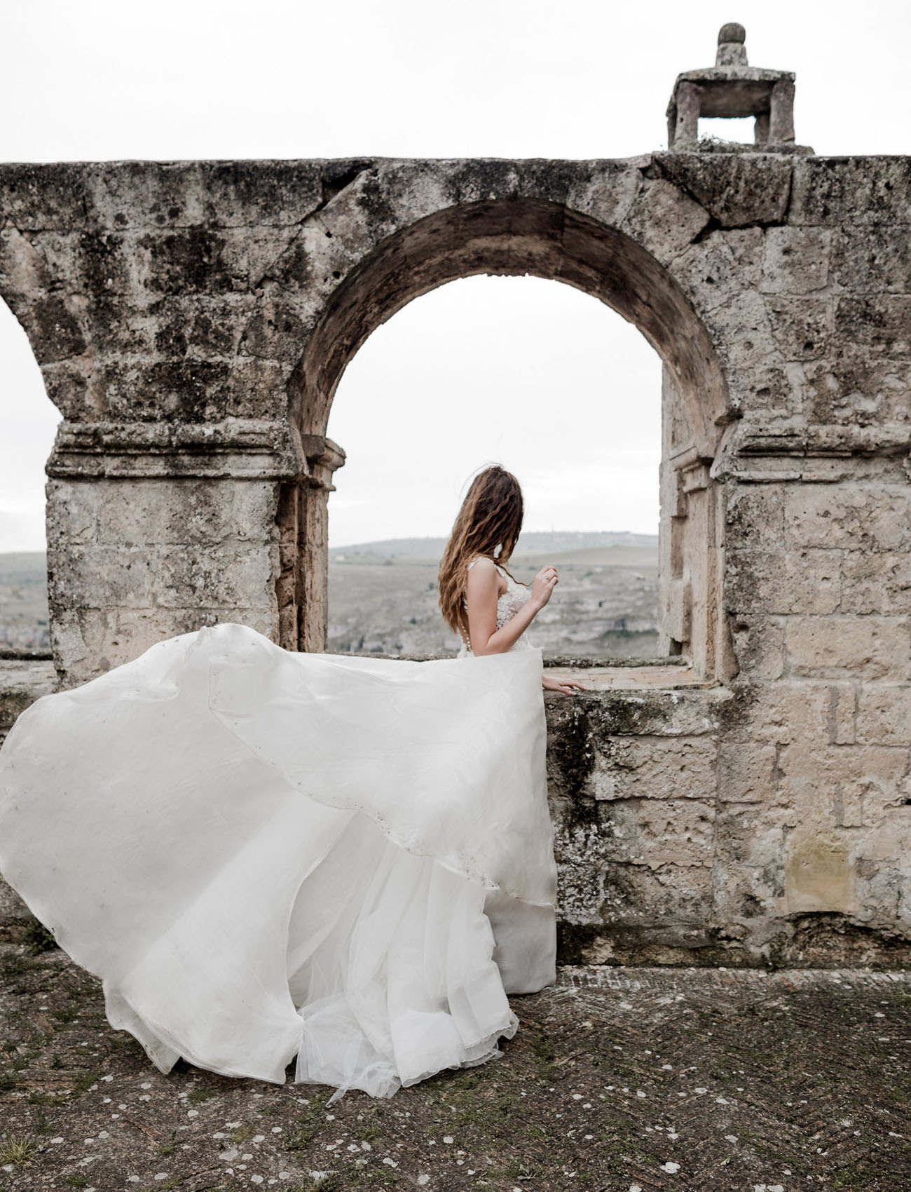 This wedding shoot took place in Matera, which is an Italian gem not known to everyone but beautiful