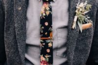 06 a grey tweed suit with a grey shirt and a black floral tie for a boho look
