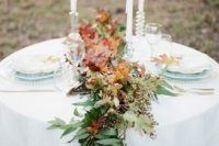 19 fresh greenery and fall leaves table runner for beautiful fall table