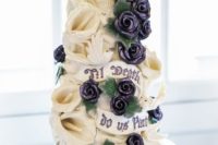 28 ‘Til Death Do Us Apart’ wedding cake with black roses, callas and a skull