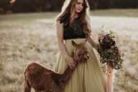 01 This gorgeous bridal shoot took place in woodlands and on a farm, with alpacas, let’s dip into fall shades