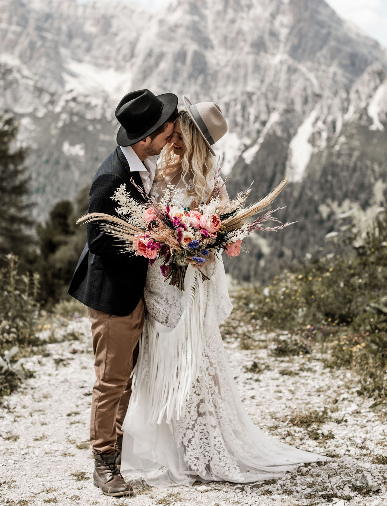 This wild and free spirited elopement shoot took place in the Italian Dolomites and it's totally amazing