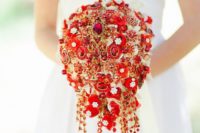 24 cascading red and gold brooch wedding bouquet won’t wither during the day