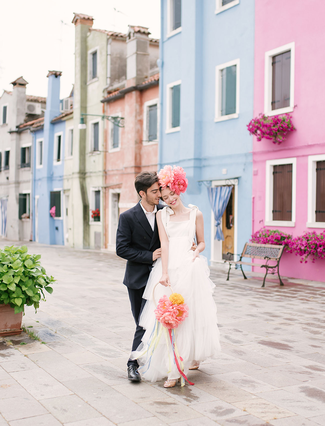 This romantic elopement took place on the island of Burano, a famous colorful island in Venice