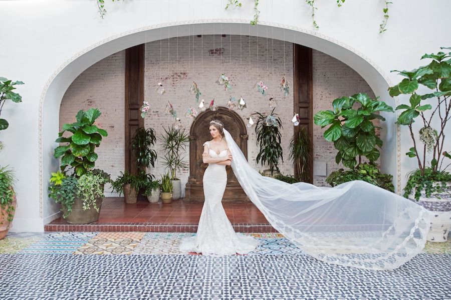 Get inspired by these gorgeous Galia Lahav's gowns and veil and the gorgeous spaces of the shoot