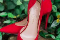 11 exquisite red suede heels for the wedding will help to make a colorful accent