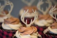 27 deer cupcakes in plaid covers will remind you of the holidays at once