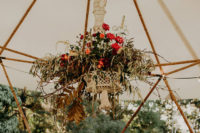 08 Macrame and bold blooms seem to be a perfect decoration for the shoot