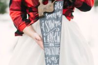 09 a fun handsaw decoration – cover it with chalkboard paint and write whatever you want