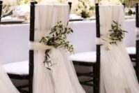 28 white airy fabric with olive branches with olives are ideal for a Tuscany wedding