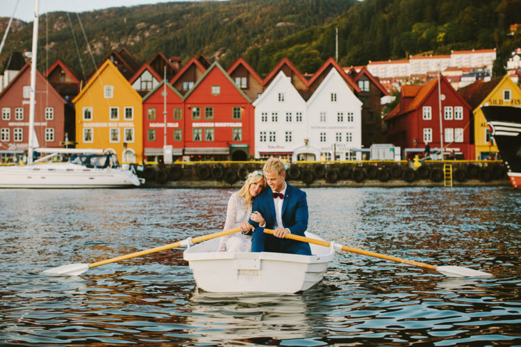 Then the couple went down to the town of Bergen and sailed in a boat