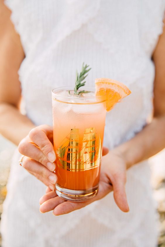 a grapefruit and lime refresher is a great signature drink for your tropical or just summer wedding