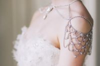 21 chic rhinestone shoulder jewelry and matching earrings for a sparkling bridal look