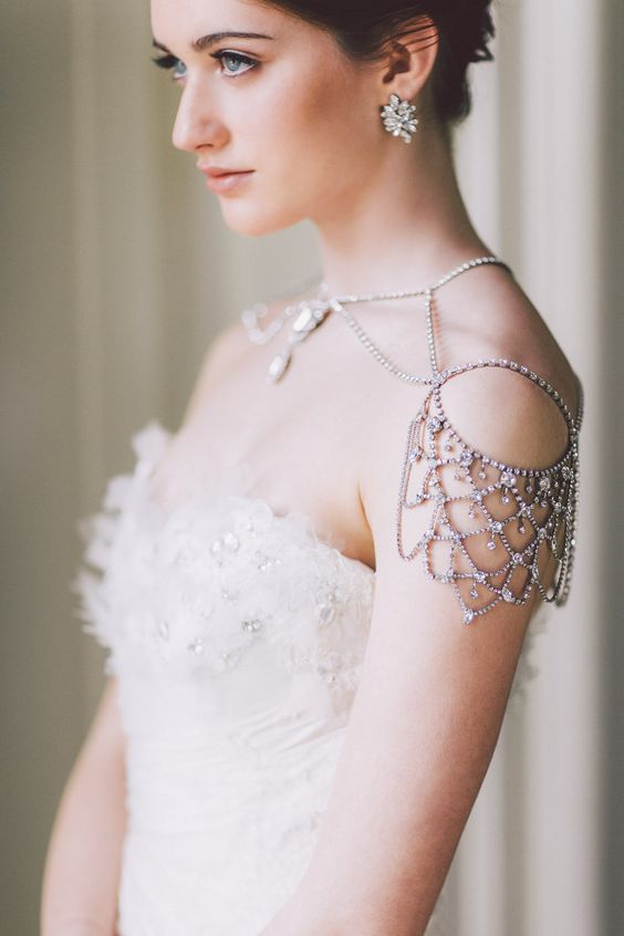chic rhinestone shoulder jewelry and matching earrings for a sparkling bridal look
