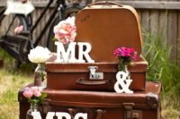 using suitcase on a wedding is a cool idea