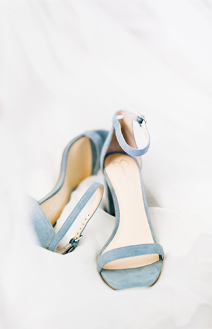 Aqua blue was the main color of the wedding and was incorporated everywhere where it was possible