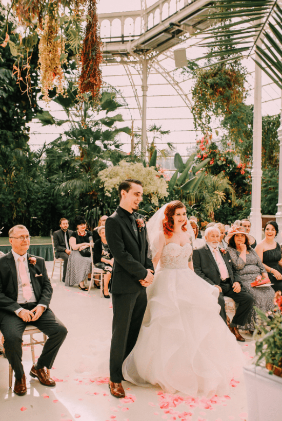 The greenhouse looked amazingly lush and fresh, it's ideal for a wedding ceremony