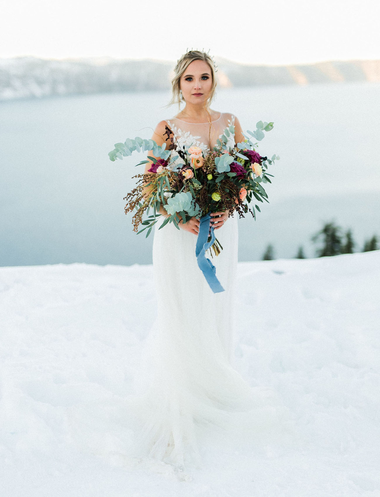 The bride reminded us Elsa from the Frozen and an ice queen at the same time
