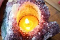 13 an oversized amethyst candle holder is a great idea to rock at the wedding