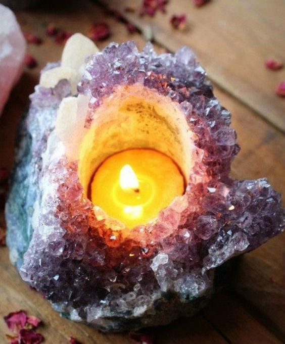an oversized amethyst candle holder is a great idea to rock at the wedding