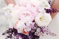 16 blush peonies, bold lilac and white flowers for a bold spring look
