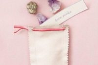 17 little amethysts and other geodes as wedding favors