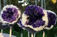 20 amethyst cake pops to keep the wedding theme on your dessert table