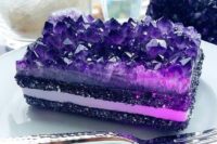 26 amethyst wedding cake is a gorgeous and jaw-dropping idea, looks like a real one